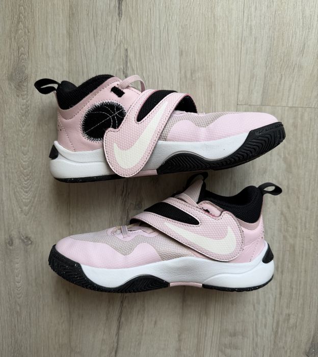 Кросівки NIKE TEAM HUSTLE D11