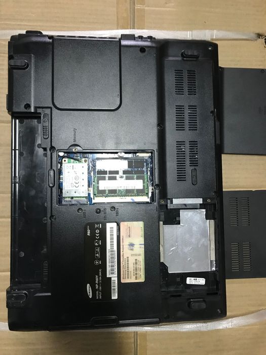 Ноутбук Самсунг r60+(Samsung r60+)на запчастини