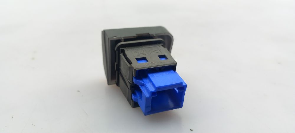 Botão / interruptor 4 piscas PEUGEOT 208