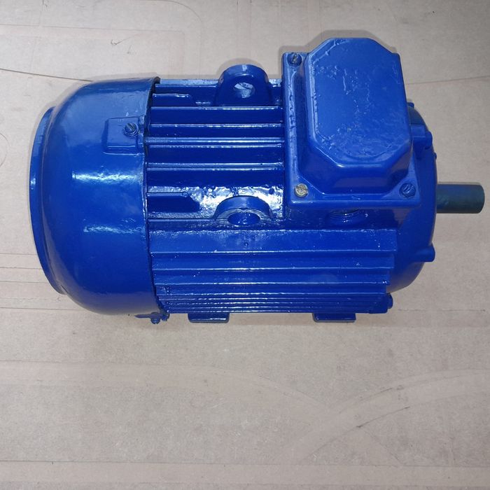 Эл.  двигатель 2.2 кВт.900об/мин.