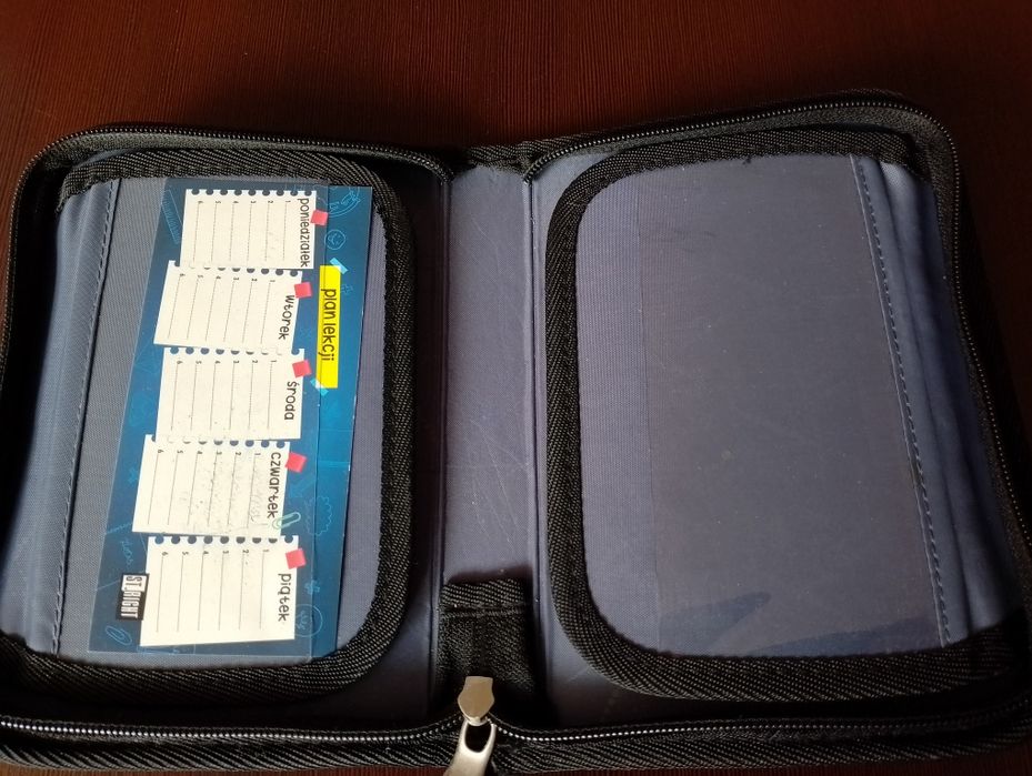 Piórnik szkolny wielokolorowy