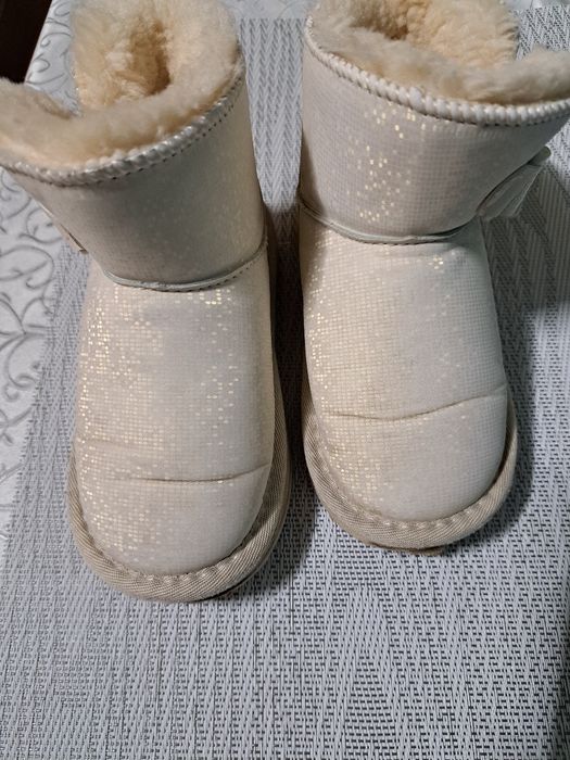 Уги зима дитячі 27 р