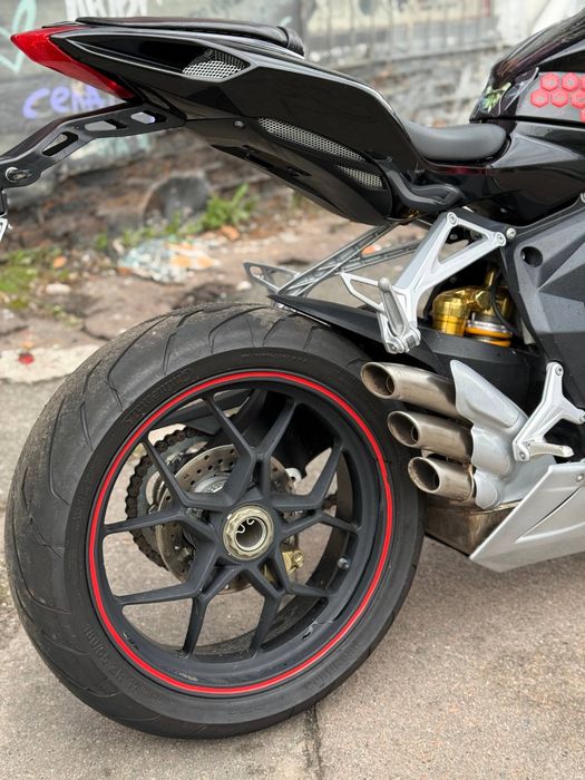 Мотоцикл MV Agusta F3 2012 рік