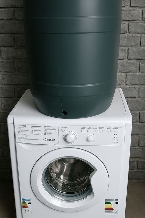 Пральна машина під бак