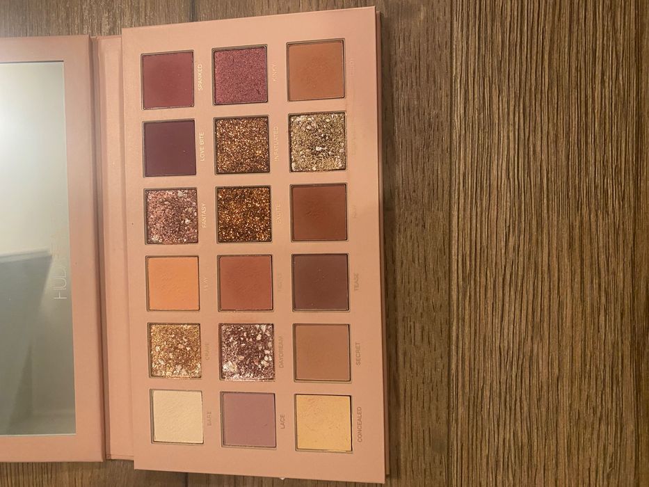 Paletka Huda Beauty New Nude