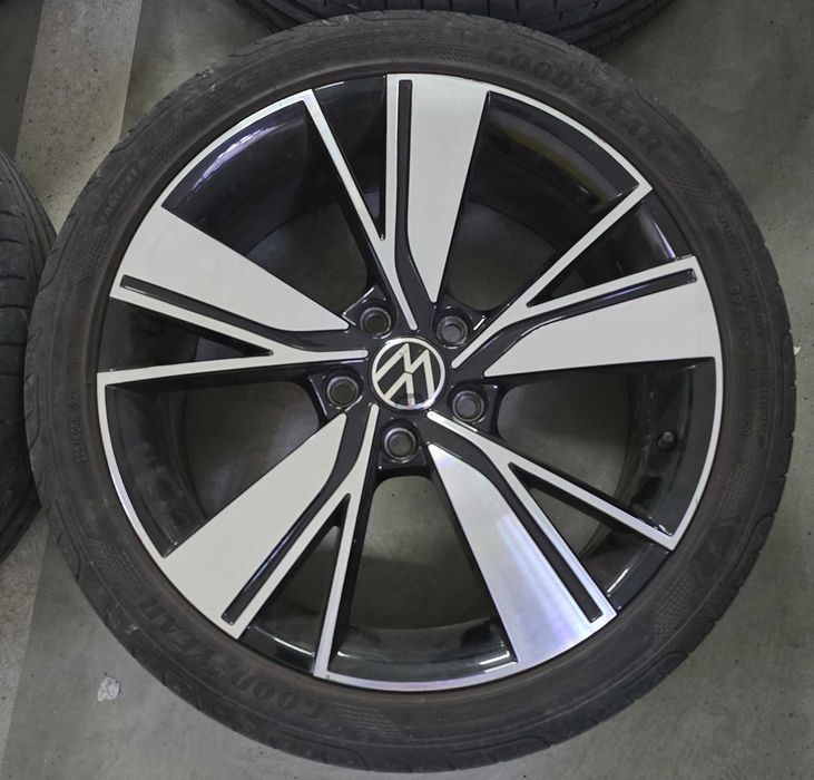 VW Golf mk8 jantes originais 18 7.5Jx18H2 ET51 Bakersfield