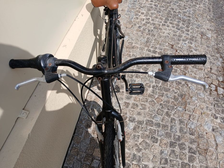 Bicicleta preta bom estado