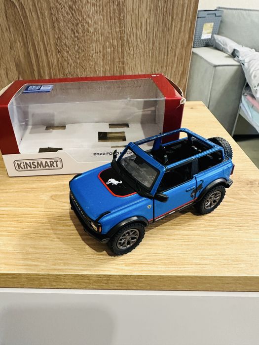 Металева машинка джип Kinsmart Ford Bronco