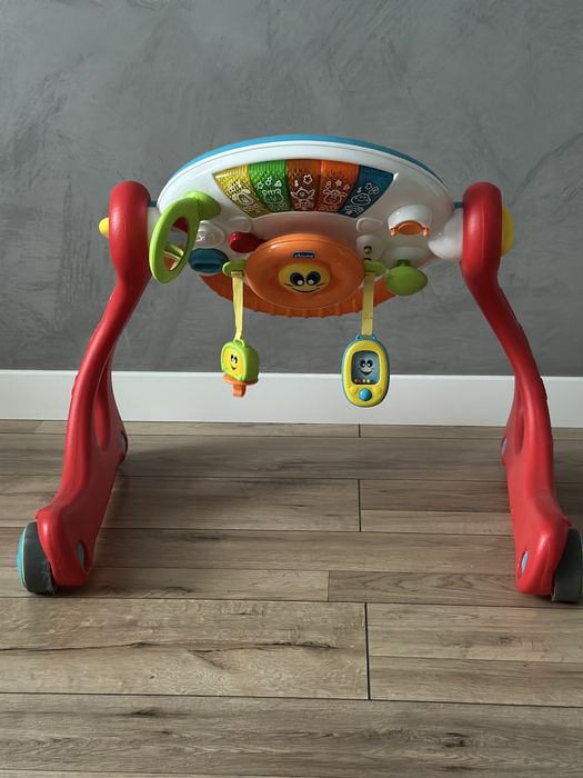 Ігровий розвиваючий центр Chicco 4 в 1 Grow and Walk