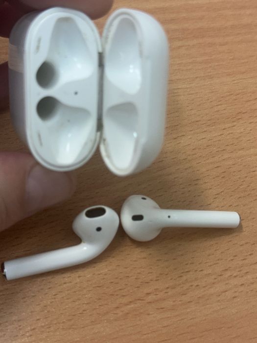 AirPods  А1523 1 серії