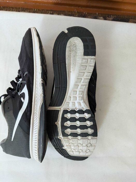 Кросівки моделі Nike Air Zoom Pegasus 32., кросівки бренду New Balance