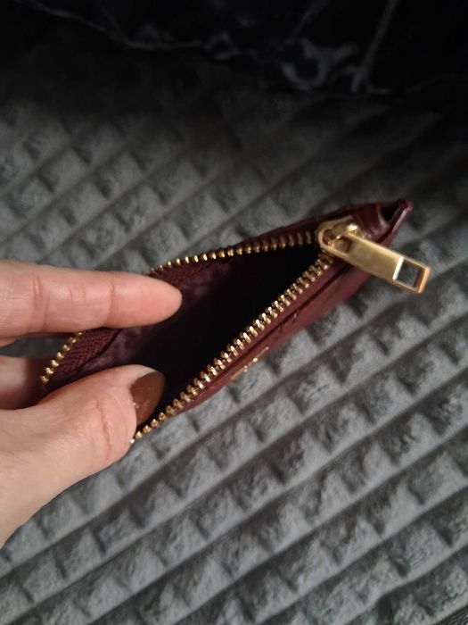 Portfel i holder na karty w bordowym kolorze