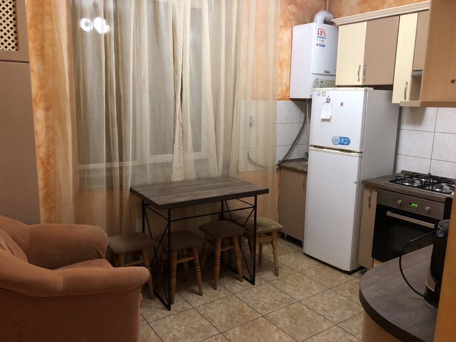 Подобова 2к в центрі міста