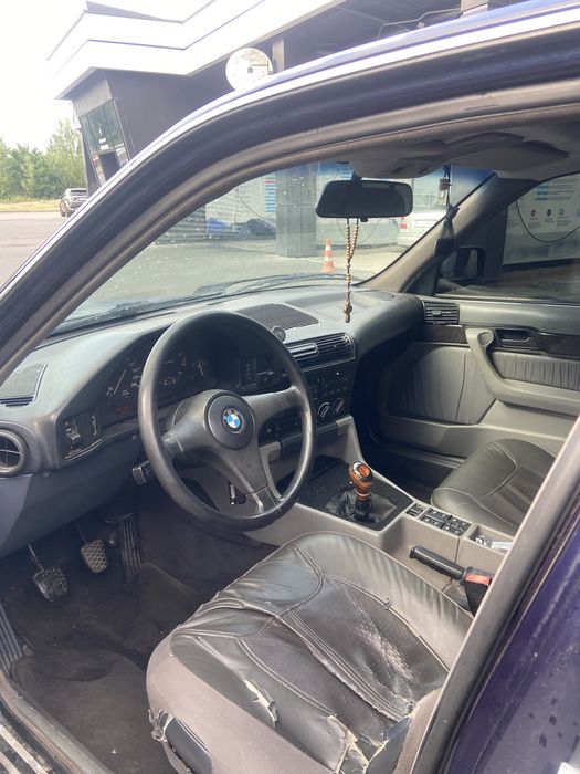 BMW e34 m50b25.