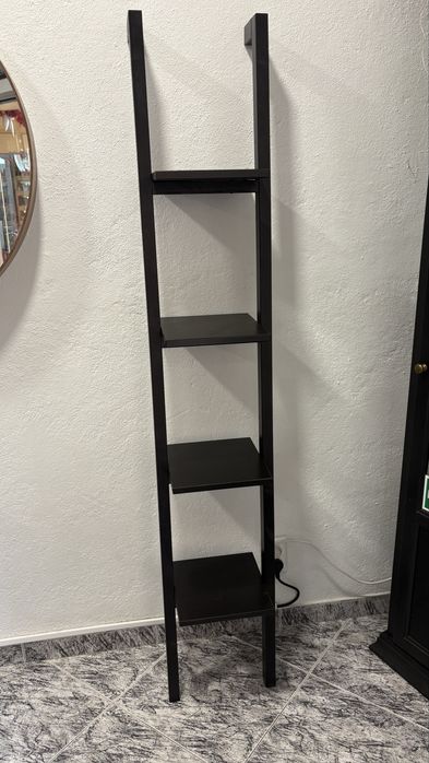 Estante em escada