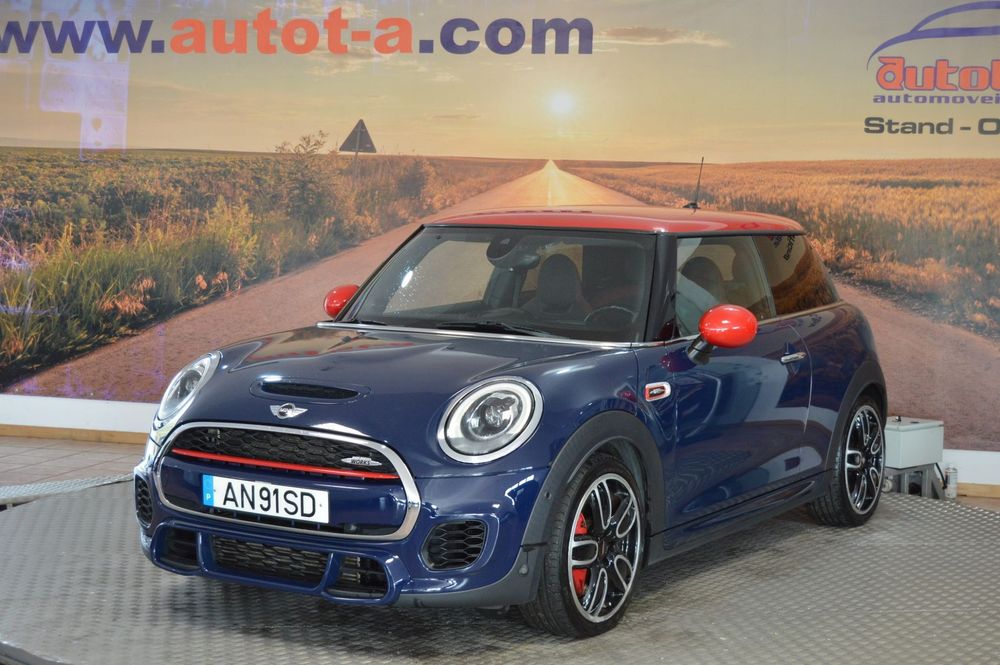 MINI 3 Portas John Cooper Works Auto Desportiva