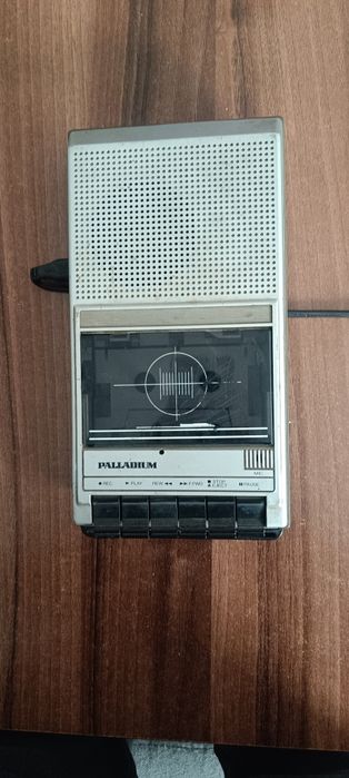 Magnetofon kasetonowy palladium.