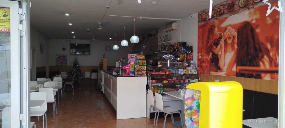 Café em pleno funcionamento com clientela fidelizadaem Guimarães