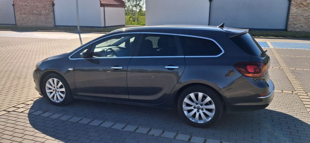Opel Astra J Combi