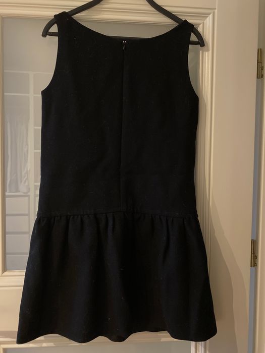 Czarna wełniana sukienka SIMPLE