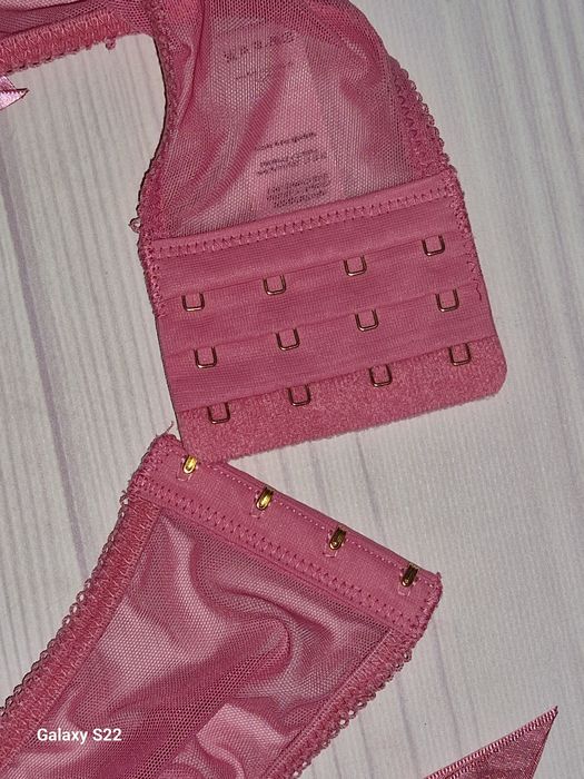 Рожевий мережевий пояс для панчох великий розм ір 22