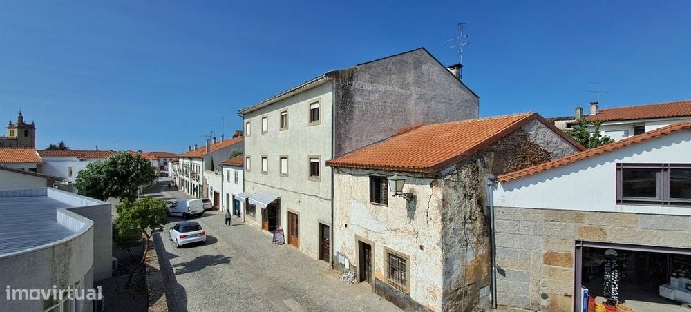 Moradia para Restaurar, zona histórica de Miranda do Douro