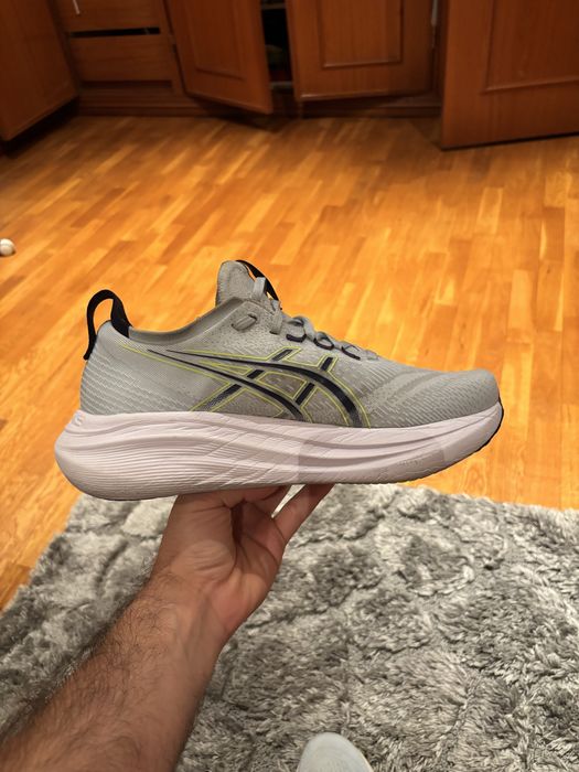 Asics Nimbus 27 com pouco uso