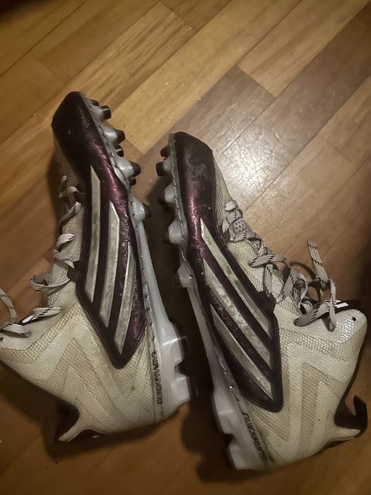 Chuteira de futebol americano