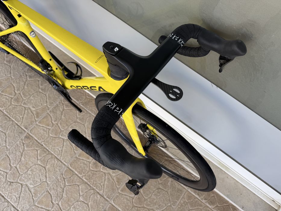 Bicicleta de estrada mudanças electricas- rodas em carbono