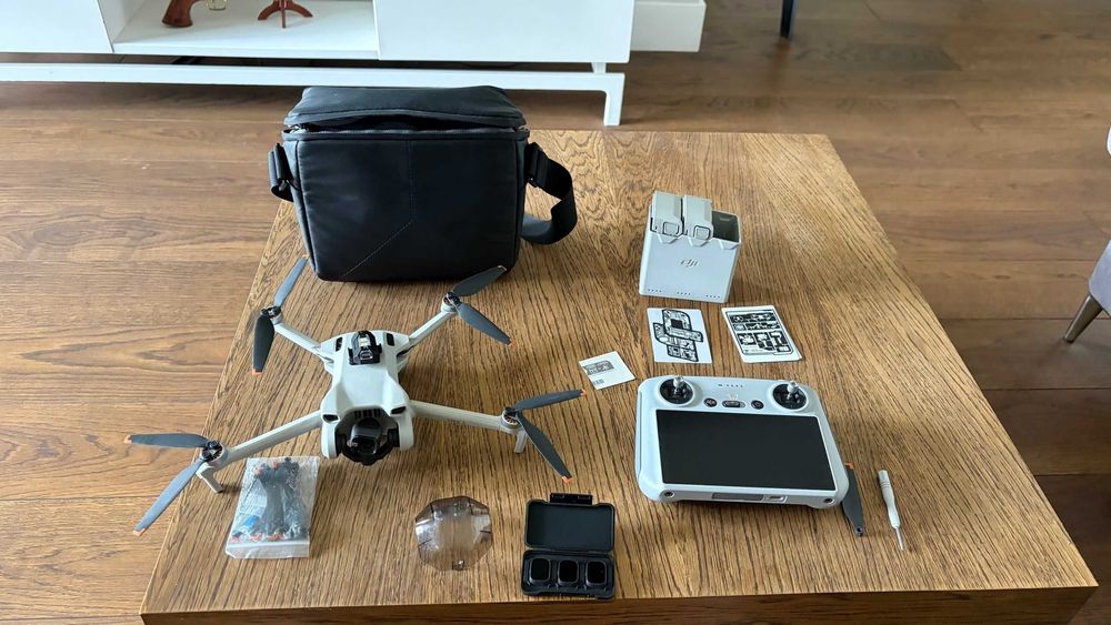 DJI Mini 3 Fly More Combo + DJI RC – stan bardzo dobry