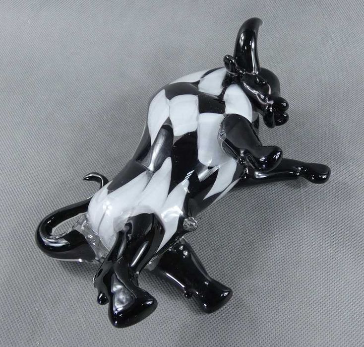 Figura szkło biały czarny MURANO BYK byczek figurka 25 cm