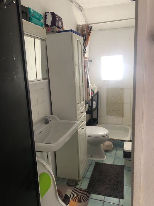 Alugo casa em outeiro da cabeça