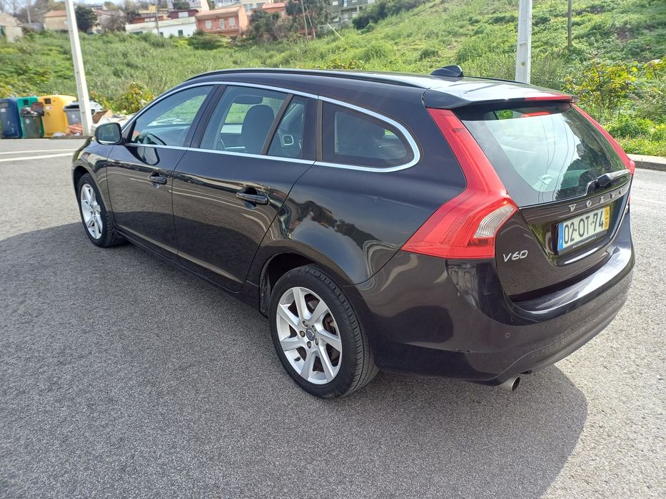 Volvo V60 D2 Momentum Powershift