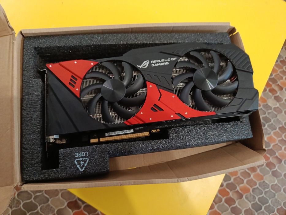 Gráfica gaming asus
