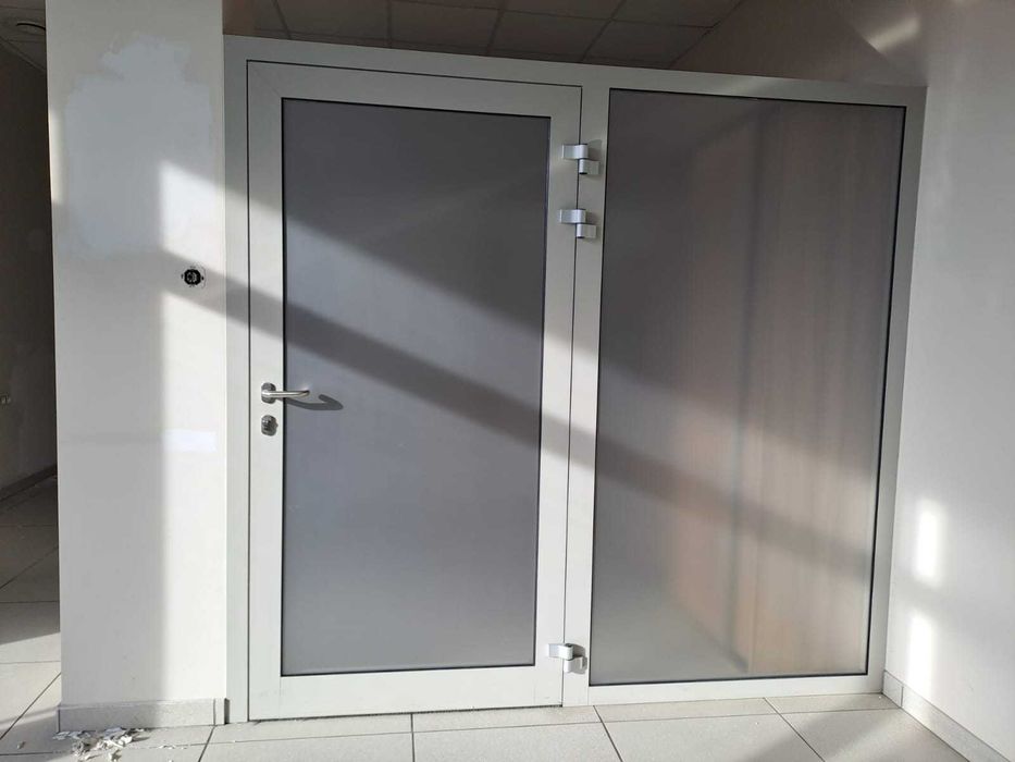 Używana Szklana zabudowa biurowa