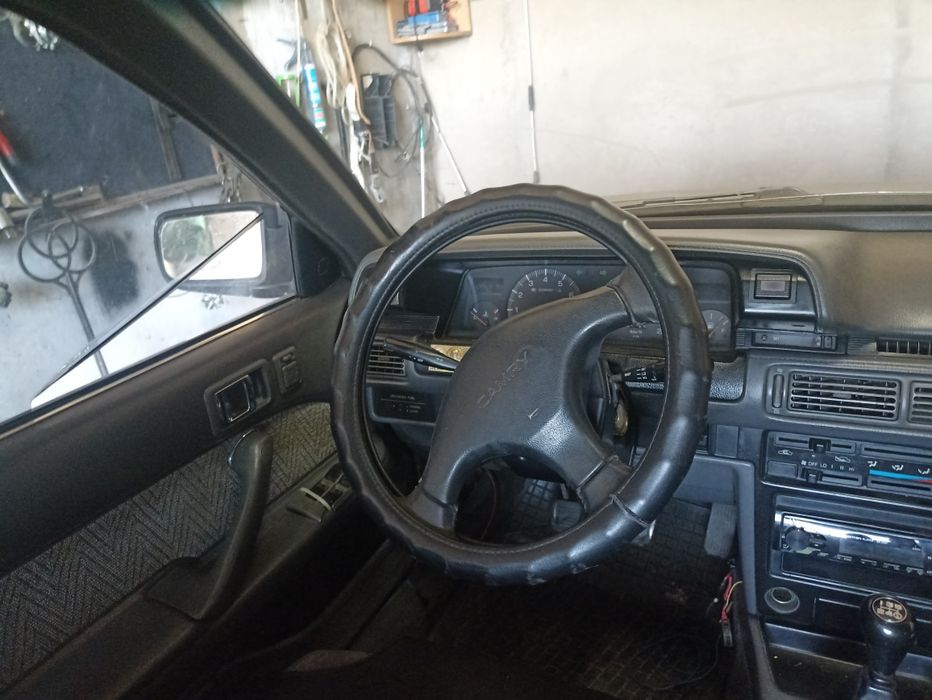 Продам Toyota Camry SV21 (2.0 л, GLi) — 1986 год