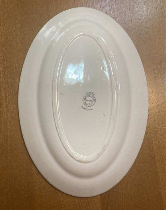 Travessa oval de Sacavém Chorão preto