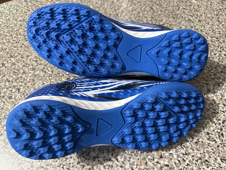 Buty sportowe, turfy r.36.