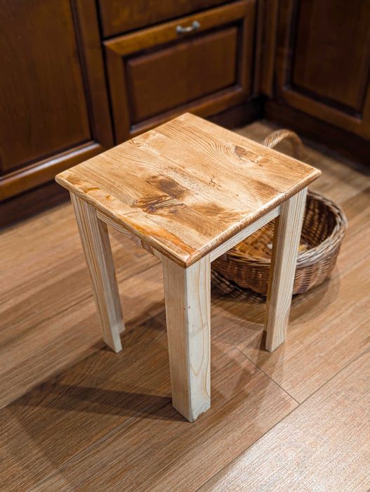 Табурет, табуретка кухонна з натурального дерева