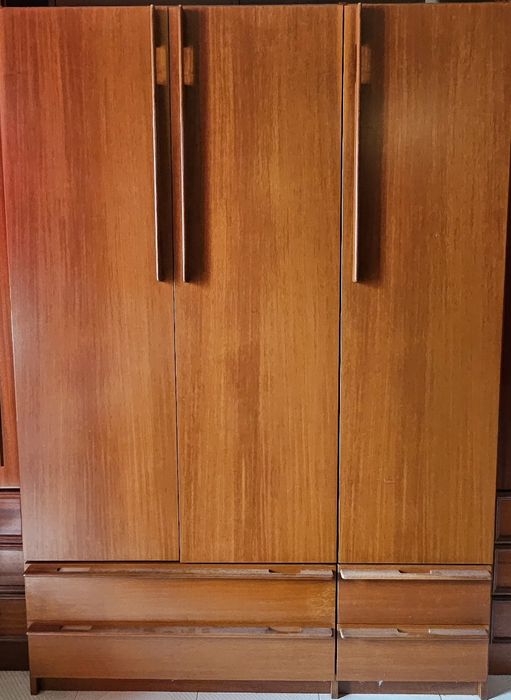 Vintage roupeiro com 4 gavetas