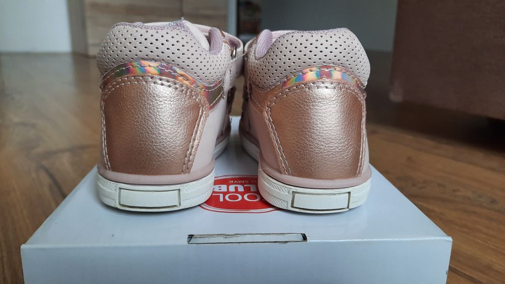 Buty dla dziewczynki r. 21