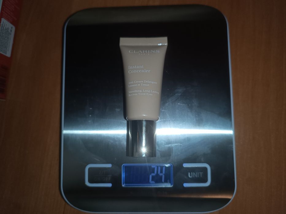 Новий консилер Clarins