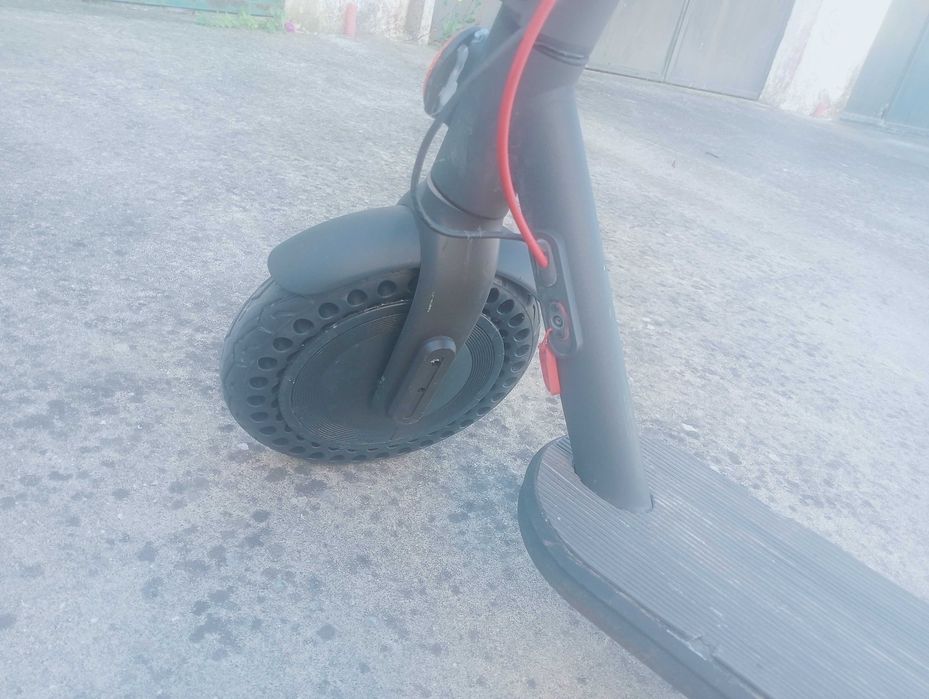 Duas trotinetes Xiaomi