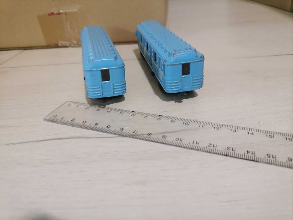 машинки метро технопарк 500 за 2шт