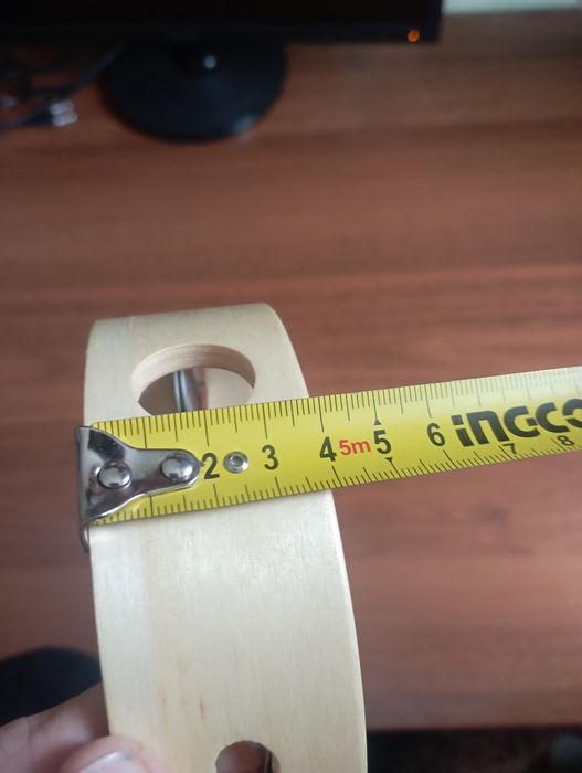 Игрушечный бубин .