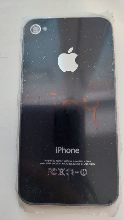 Задні кришки до iphone 4, та 4s ,нові