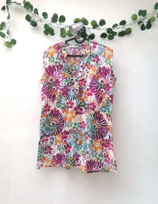 Floral Sleeveless Blouse