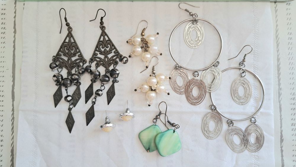 Сережки, брошки біжутерія