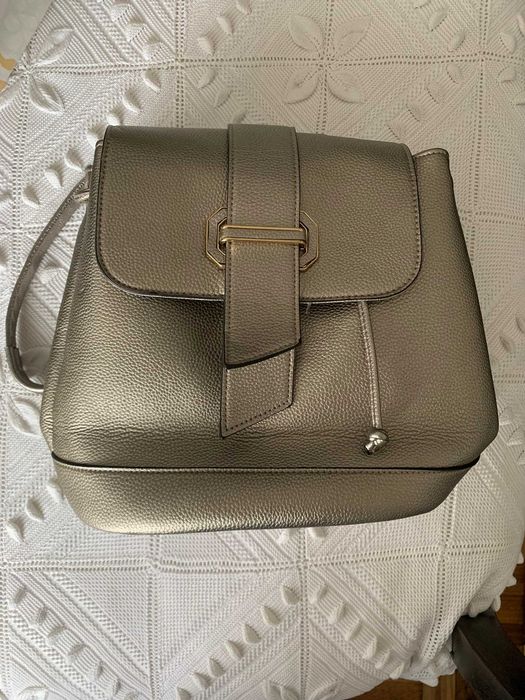 Mochila Dourada (Como Nova)