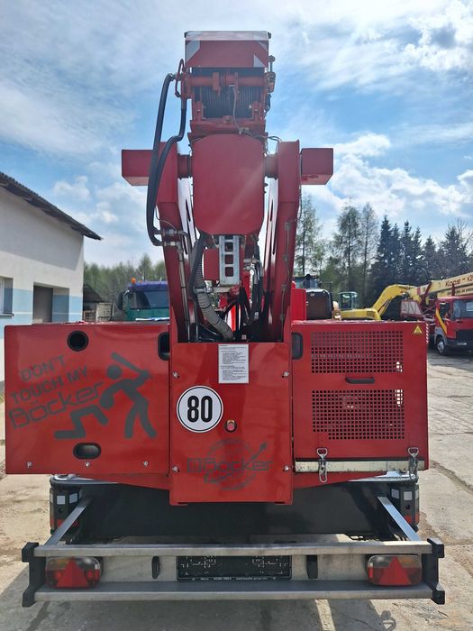 Dźwig dekarski, cieselski Bocker AHK30/1600